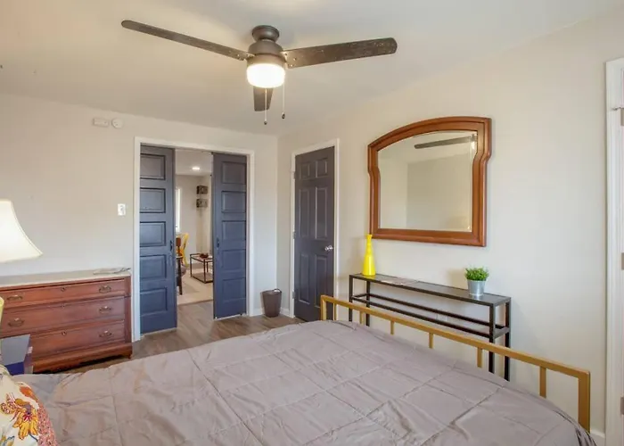 Beautiful One Bedroom Oasis Pittsburgh