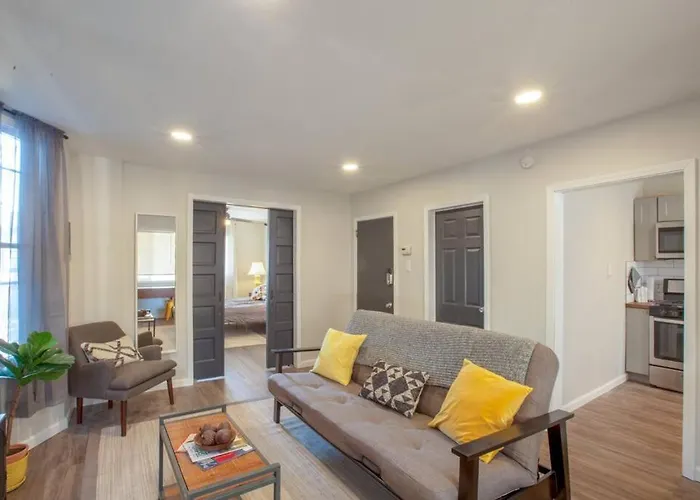 Beautiful One Bedroom Oasis *