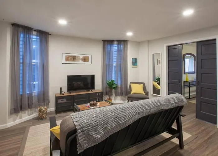 Beautiful One Bedroom Oasis Apartment Pittsburgh